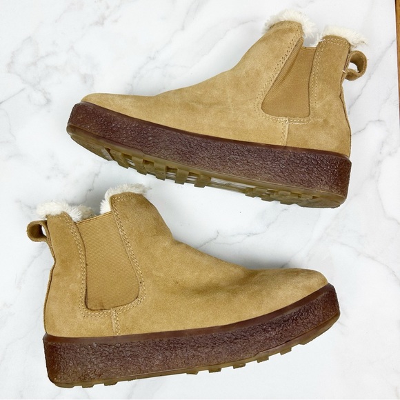 Madewell The Toasty Chelsea Boot in Dried Barley - Picture 3 of 11